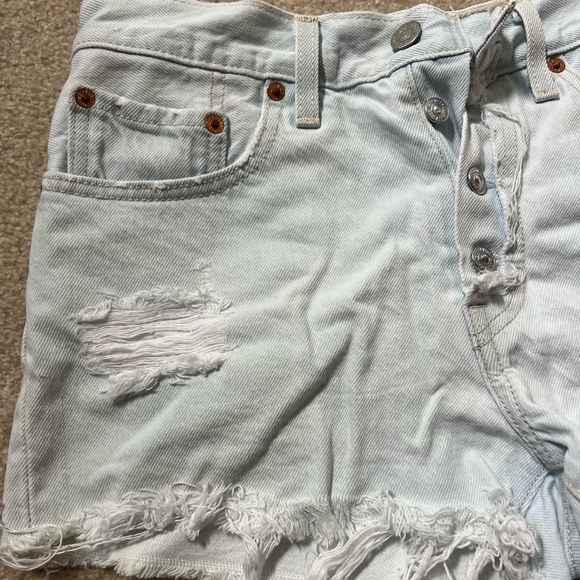 Levi’s shorts - Picture 3 of 5